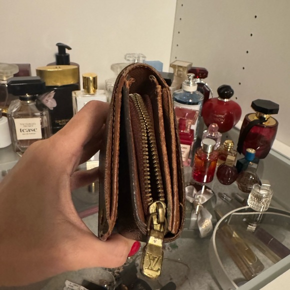 Louis Vuitton Vintage Wallet - Picture 9 of 9